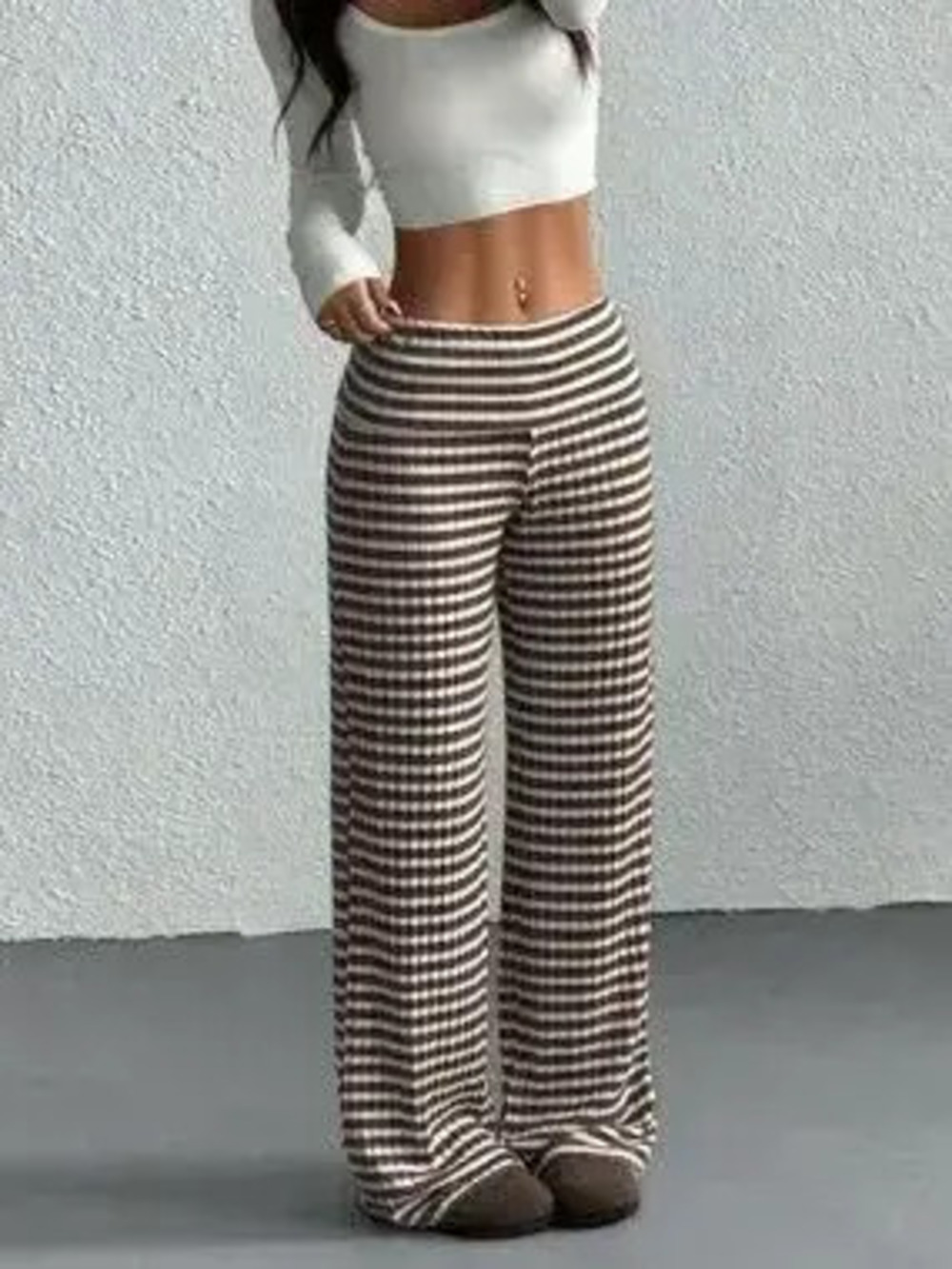 Striped Wide Leg Pants - Picture 2 of 9